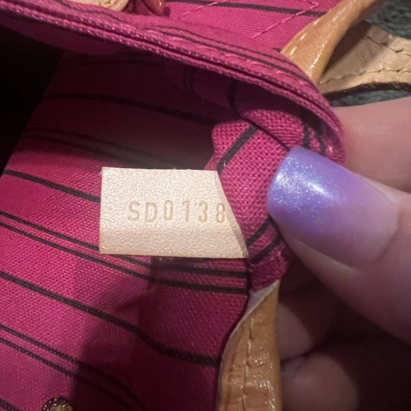 Louis Vuitton Neverfull GM Monogram - Picture 9 of 16